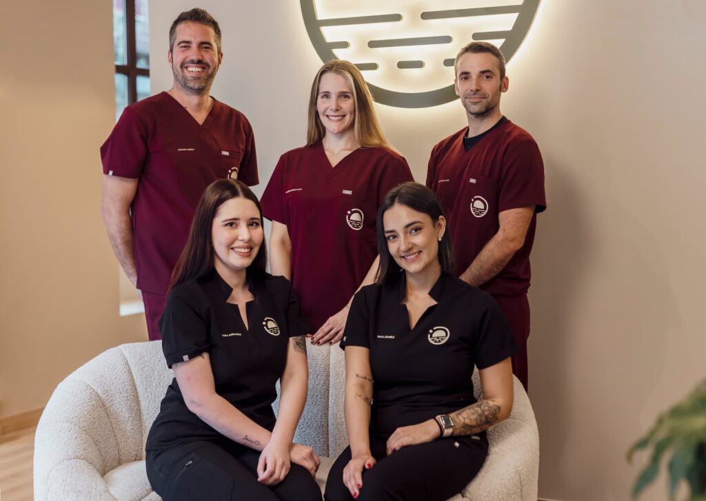 equipo de dentistas, odontologo y ortodoncista
